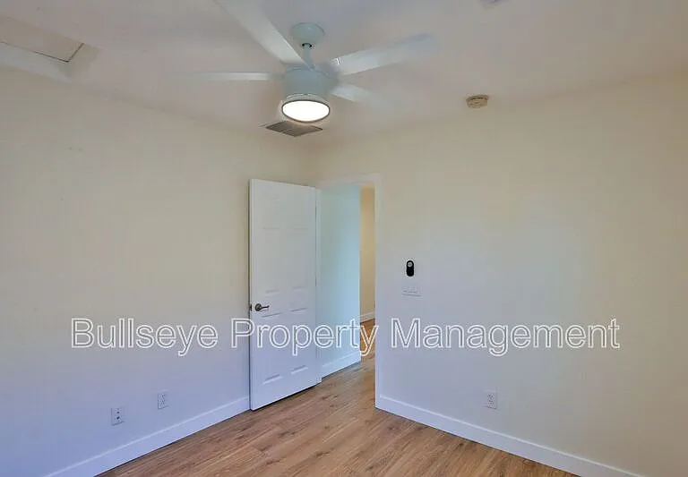 7321 N 89th Dr — Photo 23