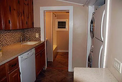 614 Storrs Rd — Photo 2