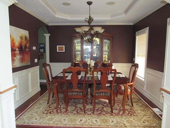 Spacious Dining Room 