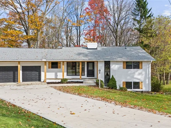 10385 King Coe Ln, Strongsville, OH 44149