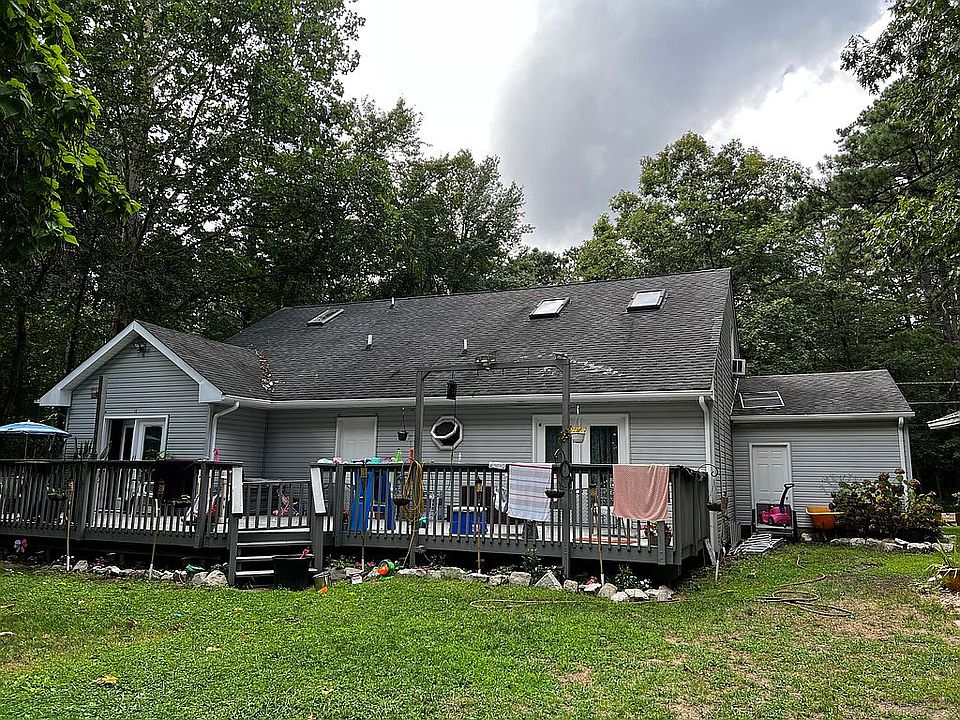 2nd image of 103 Rose St