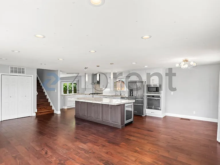 5319 Westbury Ct — Photo 10