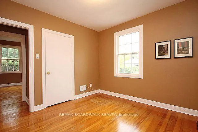 209 Knox Cres — Photo 11