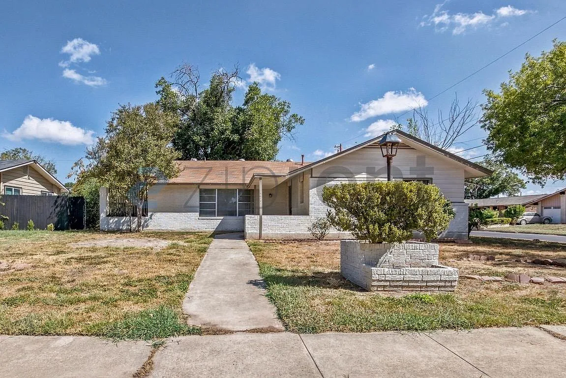 3 bed, 1546 sqft, $1,985 — Photo 2