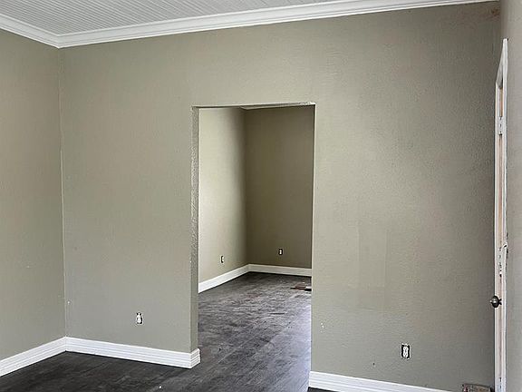 5th image of 202 W Polk St