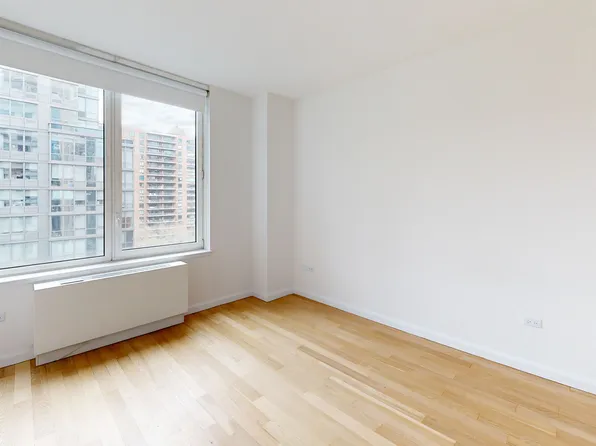 775 Columbus Avenue image 3 of 9