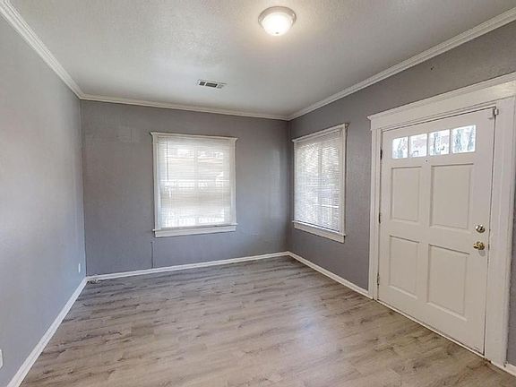3rd image of 3455 Fairmount Blvd