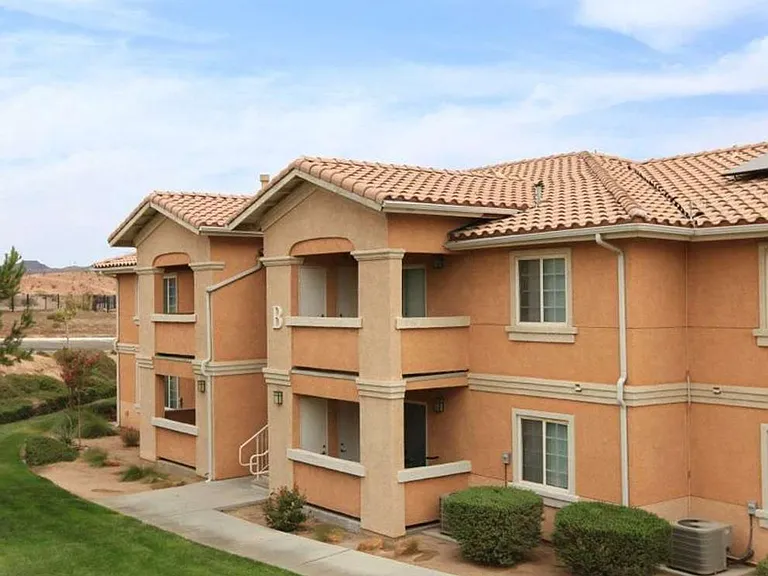 Suncrest — Photo 13