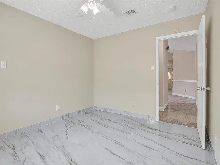 7431 Ridgeberry Dr — Photo 24