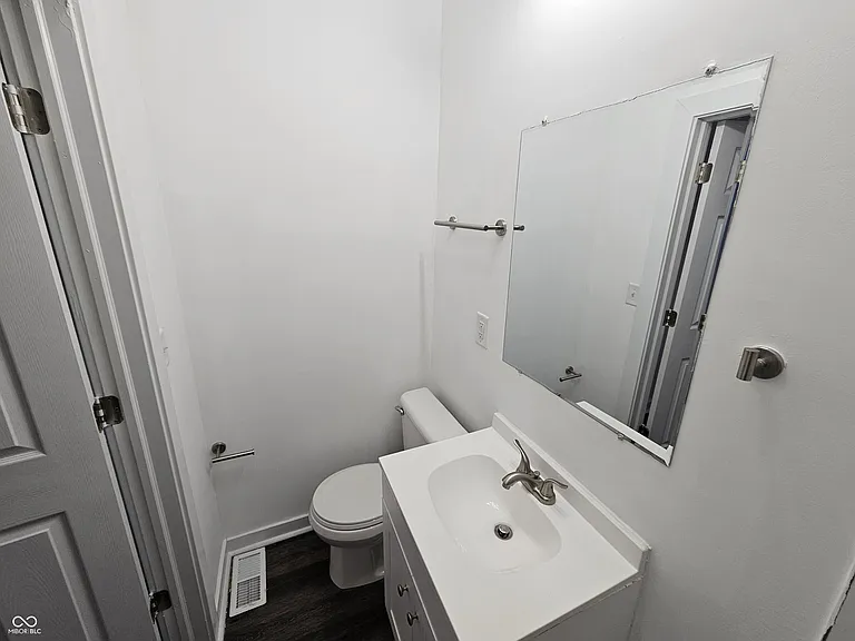 2121 Webb St — Photo 16