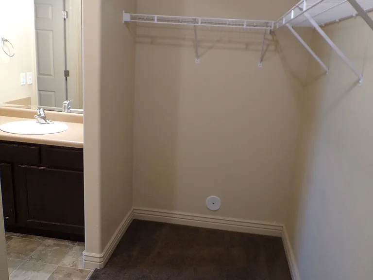 104 E Resaca Dr #E2 — Photo 9