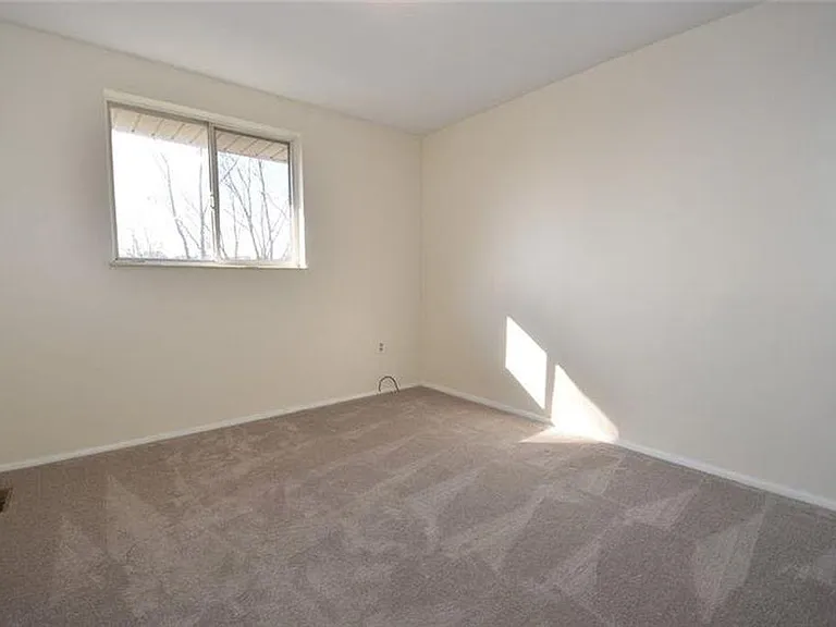 2325 Firethorn Rd — Photo 6