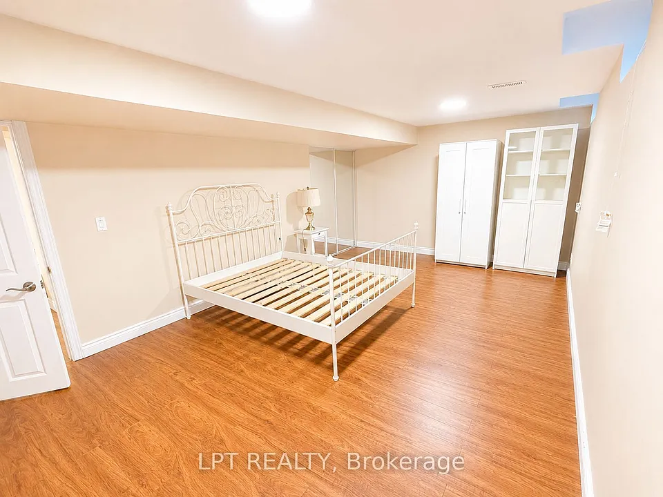 14 Hazelton Ave #BASEMENT