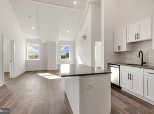 7037 Ridge Ave #304, Philadelphia, PA 19128