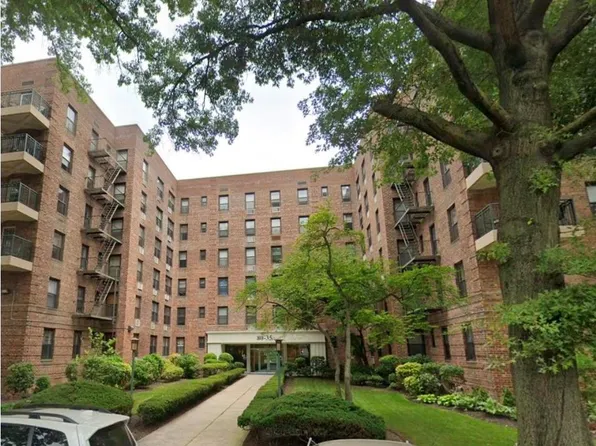 8035 Springfield Boulevard #3C, Oakland Gardens, NY 11427
