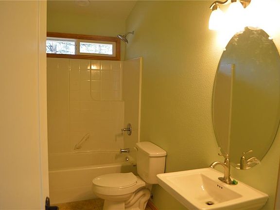4th image of 1115 Elmwood Dr