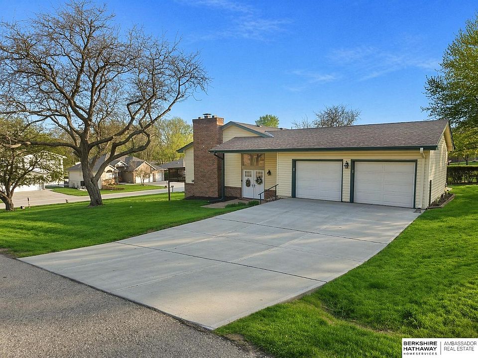 1st image of 1001 Beaver Lake Blvd
