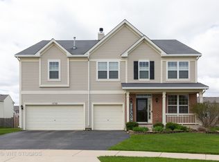 1730 Fallbrook Dr, Hampshire, IL 60140