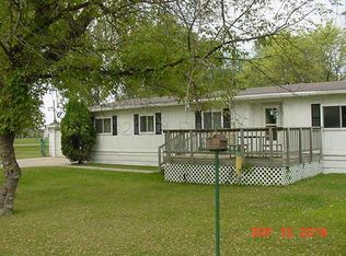 220 4th St, Embden, ND 58079