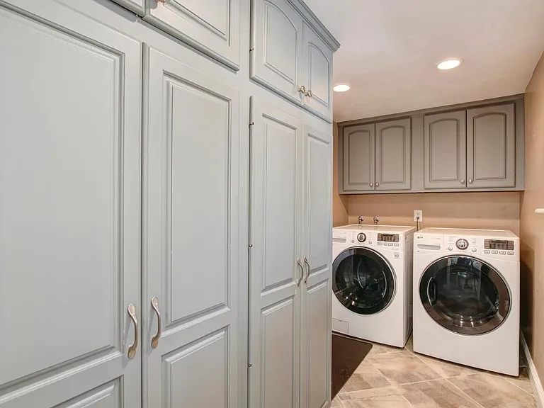 8402 Acorn Dr — Photo 20
