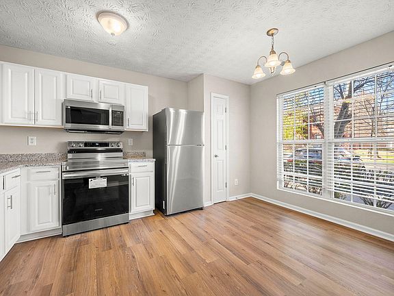 3rd image of 2794 Valley Green Dr