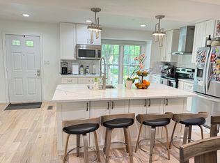 9609 Masterworks Dr, Vienna, VA 22181