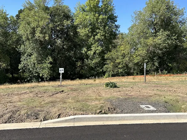 1587 NW Pinehurst Dr #69, McMinnville, OR 97128