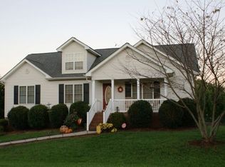 1811 Pipers Ridge Cir NW, Conover, NC 28613