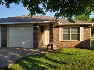 228 Drew Pl APT A, Springdale, AR 72762