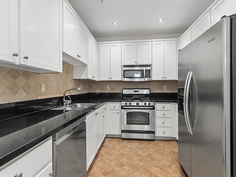 6038 Carlton Way #106 — Photo 10