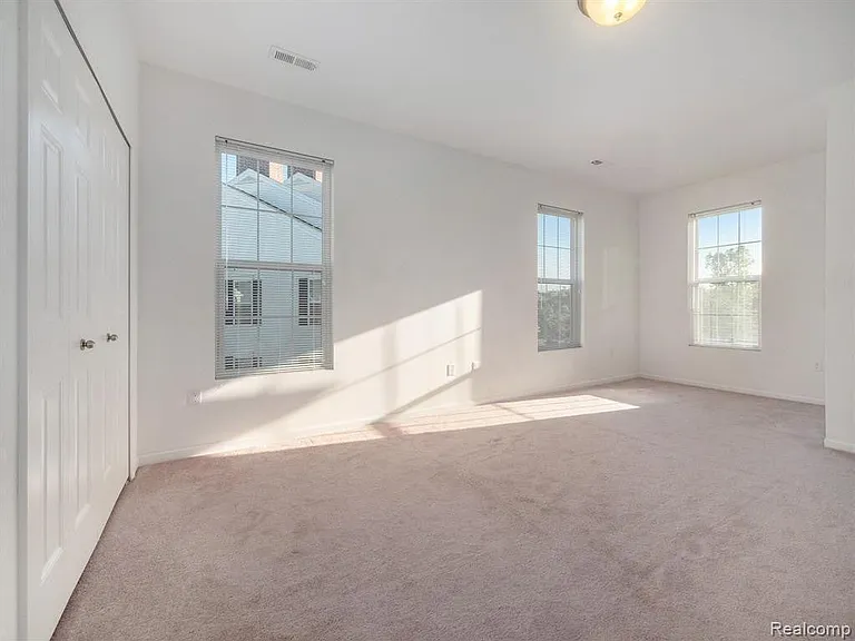 964 W Summerfield Glen Cir #17 — Photo 9