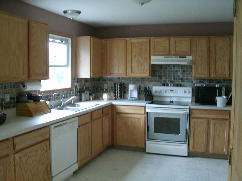 2nd image of 220 Hayfield Dr