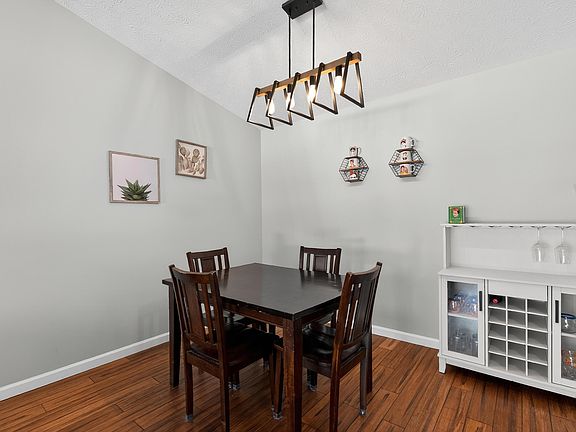 5th image of 70 Creekwood Dr Unit 9