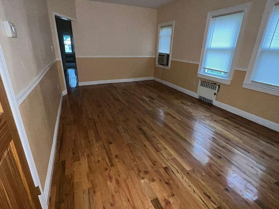 1st image of 13421 101st Ave #1