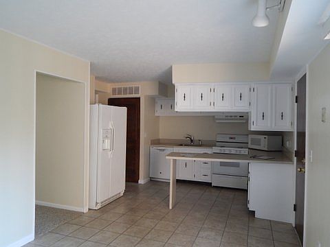 2nd image of 109 Shakespeare Ln