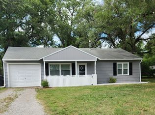 1418 SW Armagh St, Topeka, KS 66611