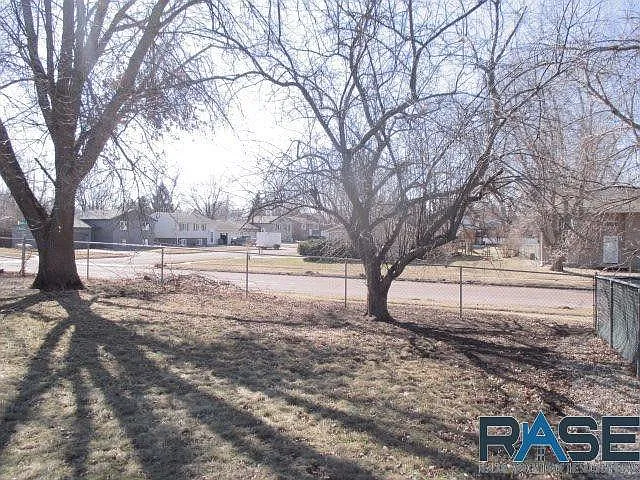 5716 W 56th St — Photo 10