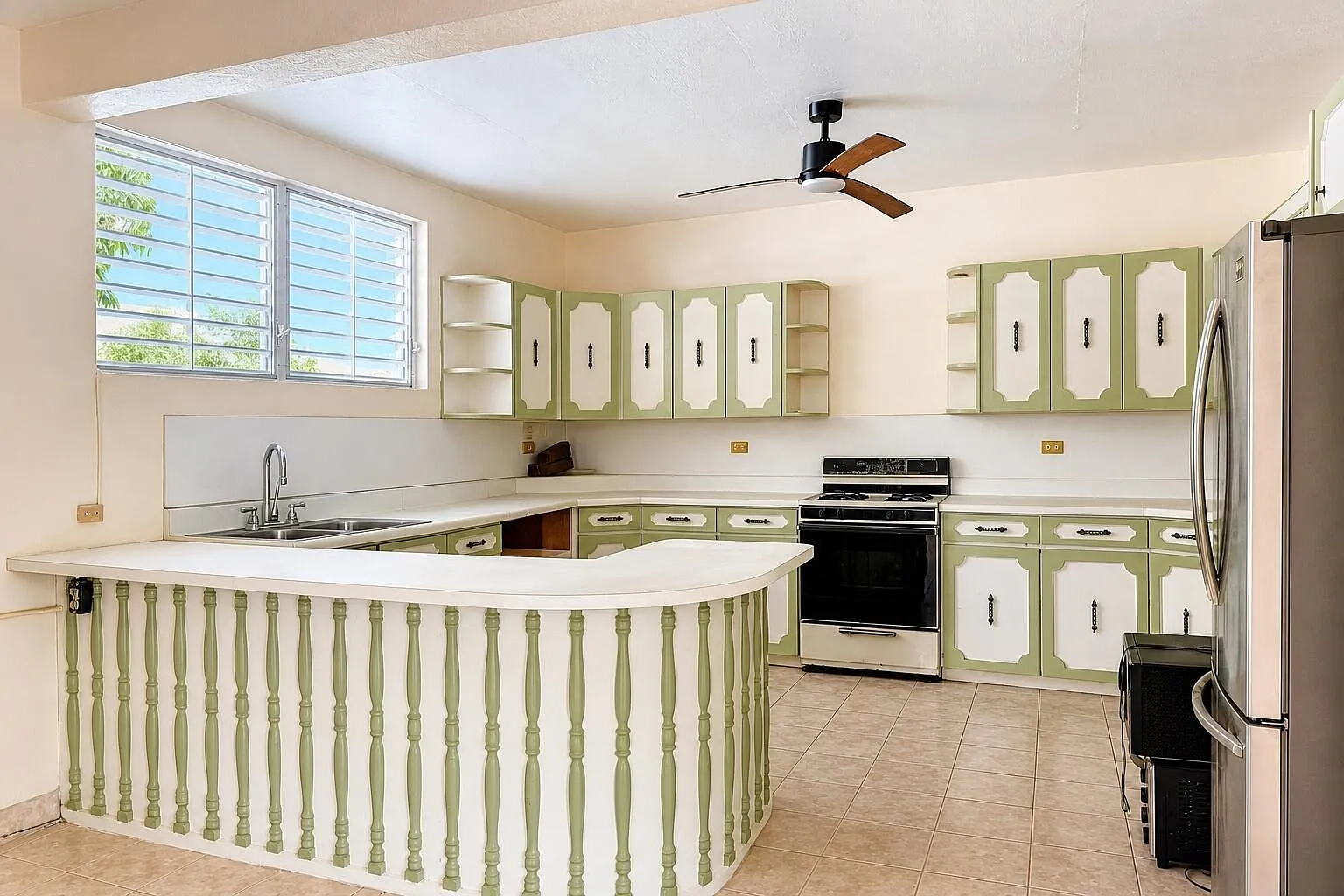 3 bed, $1,500 — Photo 2