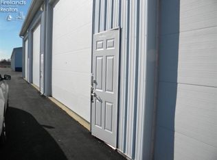3925 E Kirk Rd, Port Clinton, OH 43452
