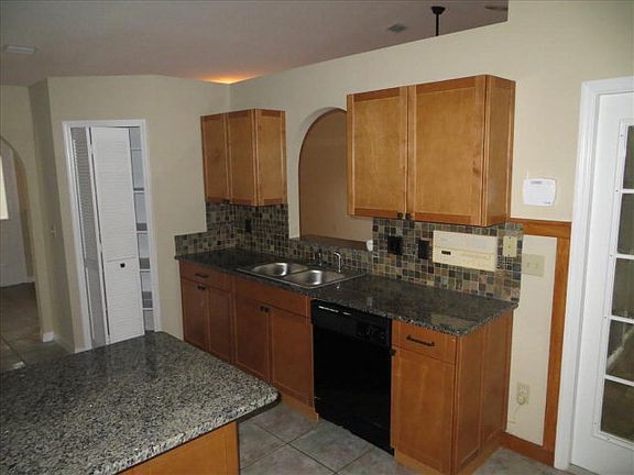 5th image of 36 Boxwood Ln