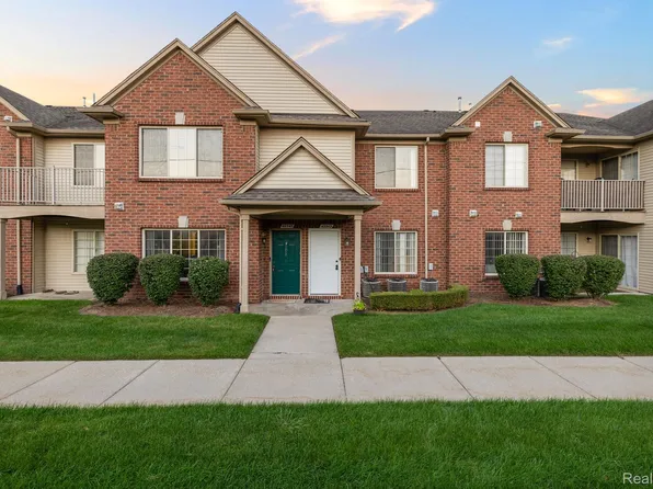 45543 Hidden View Ct, Utica, MI 48315