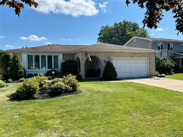72 Suburban Ct, Buffalo, NY 14224