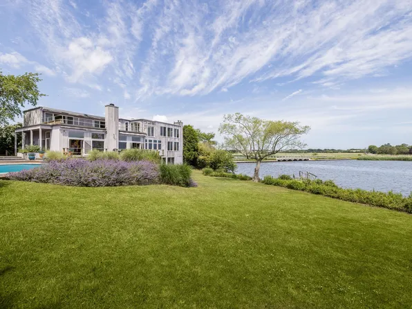247 Bridge Ln, Bridgehampton, NY 11932