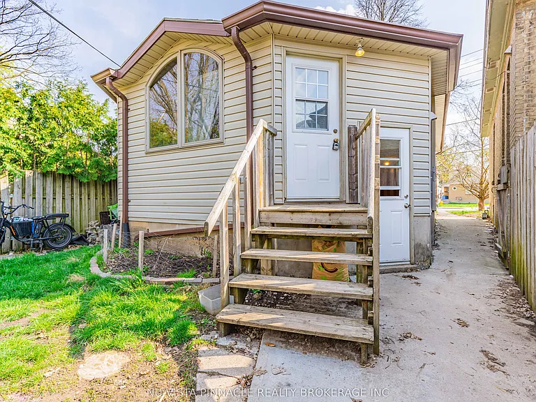132 Wharncliffe Rd N #BACK — Photo 1