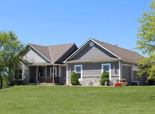 19045 255th St, Tonganoxie, KS 66086