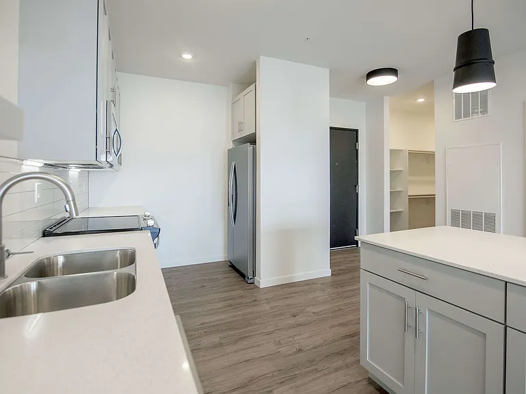 The Earl Apartments 2 Bed 2 Bath 1145