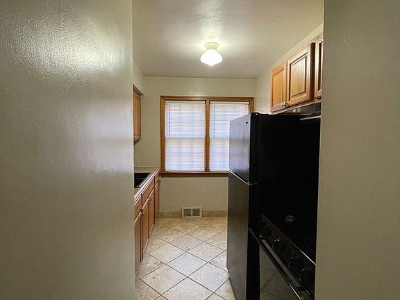 5th image of 840 E Henry Clay St #2