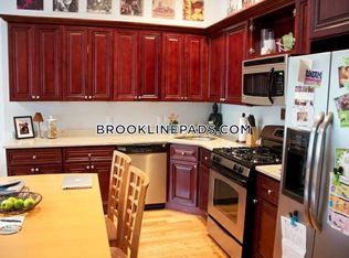 1087 Beacon St #3AA, Brookline, MA 02446