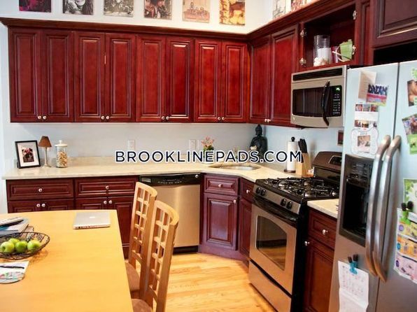 1087 Beacon St #3AA