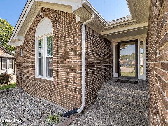 3rd image of 10417 Gisela Ct
